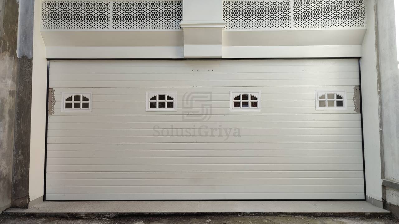 Pintu sectional otomatis untuk garasi dan showroom